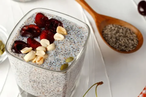 بهترین زمان مصرف دانه چیا برای خانم‌ها؛ صبحی آرام با انرژی پایدار